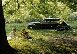Cakapuzzle  Volvo PV36 Carioca İle Bir Çiftin Piknik Keyfi Puzzle Yapboz MDF Ahşap
