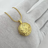 925 AYAR GÜMÜŞ ÇİÇEK MOTİFLİ GOLD MUSKA KOLYE