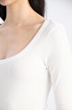 DeFacto Slim Fit Dar Kesim Basic Düz Fitilli Kaşkorse Uzun Kollu Beyaz Tişört E5768AX25SPWT32