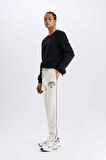 DeFactoFit NBA Milwaukee Bucks Jogger Eşofman Altı Standart Fit Cepli Esnek Bantlı Paça Skuba Dalgıç Kumaş D6725AX25SPBG662