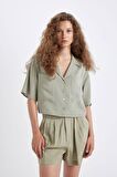 DeFacto Oversize Geniş Kalıp Pijama Yaka Modal Kısa Kollu Gömlek X7255AZ24HSGN497