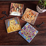 Pinecone Louis Wain Kediler Taş Bardak Altlığı Seti - 4 Parça - Dekoratif, Rustik Mutfak Aksesuarı, 10x10 cm, Kaydırmaz Tabanlı, Şık ve Dayanıklı SC213