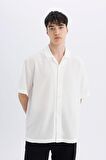 DeFacto Relax Fit Yazlık Polo Yaka Krinkıl Kumaş Kısa Kollu Beyaz Gömlek C7398AX24SMWT55