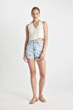 DeFacto Mom Fit Yüksek Bel Paça Ucu Kesik Jean Şort C0680AX24HSNM39