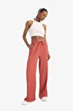 DeFactoFit NBA New York Knicks Wide Leg Cepli Geniş Paça Standart Boy Krinkıl Kumaş Sporcu Pantolon D8805AX25SPBR480