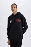 DeFactoFit NBA Chicago Bulls Boxy Fit Kapüşonlu Kalın Sweatshirt D6574AX25SPBK81