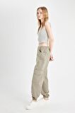 DeFacto Coool Gabardin Jogger Pantolon Normal Bel Basic Düz Kargo Cepli B0454AX24AUKH419