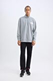 DeFactoFit NBA Wordmark Oversize Geniş Kalıp Fermuarlı Dik Yaka Sırt Baskılı Skuba Dalgıç Kumaş Sweatshirt C8917AX24AUGR445