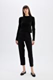 DeFacto Regular Fit Bisiklet Yaka Premium Basic Düz Crop Triko Kazak C9047AX24WNBK27
