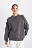DeFacto Oversize Geniş Kalıp Bisiklet Yaka Kalın Basic Düz Sweatshirt V2697AZ24WNAR15
