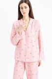 DeFacto Pijama Yaka Dokuma Pijama Üstü-Fall in Love E3474AX25SPPN99