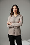 KADIN ÖNÜ KAPALI DÜĞME DETAYLI TAŞLI NERGİS MEVSİMLİK BLUZ