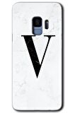 Galaxy S9 Kılıf HD Desen Baskılı Arka Kapak - Beyaz Mermer Desenli V Harfi 