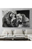 Sigara İçen Rahibeler Vintage Fotoğraf Duvar Örtüsü Halısı Siyah ve Beyaz Duvar Örtüsü Halısı 5376