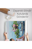 Terastaki Beyaz Elbiseli Güzel Kadın Duvar Örtüsü - Halısı-6273