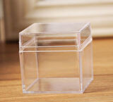 Küp Şeklinde Kapaklı Pleksi Mika Kutu 5x5cm