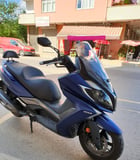 MOTOCAM Kymco Downtown 250i Ön Cam 2016-2026-2026 Model 61cm Şeffaf Renkli 4mm ORİJİNAL BOYLU