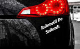 Beyaz Renk 25X20 cm Rahmetli De Sollardı Yazısı Araç Oto Motor Arka Sticker