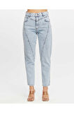 Kadın Açık Mavi Ön Conta Parcalı Mom Jeans Pantolon
