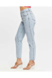 Kadın Açık Mavi Ön Conta Parcalı Mom Jeans Pantolon