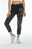 KADIN FÜME SOL BACAK NAKIŞLI BOYFRİEND MOM JEANS APNTOLON