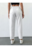 KADIN BEYAZ KEMER LASTİK MOM KOT PANTOLON