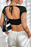 Kadın Siyah Sırt Dekolteli ve Boyundan Bağlamalı Yarım Kol Crop Top Bluz - Şık, Rahat ve Kolay Kombinlenebilir