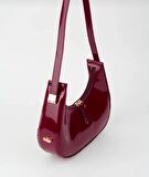 Baget Rugan Tek Bölmeli Parlak Omuz Çantası Cherry Red Çanta