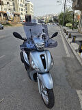 MOTOCAM Piaggio Medley S 150 Ön Cam 2021-2025 Model 56cm füme Renkli Elcikli APARATSIZ GÖNDERİLİR