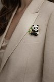 Panda Figürlü Taş Detaylı Metal Broş – Mine İşlemeli Gold Tasarım