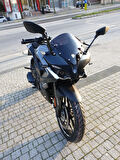 MOTOCAM Pulsar RS 200 Siperlik Ön Cam 2015-2025 Model 33cm Siyah Renkli 4mm KISA SPOR CAM