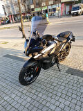 MOTOCAM Pulsar RS 200 Siperlik Ön Cam 2015-2025 Model 56cm Açıkfüme Renkli 4mm UZUN CAM