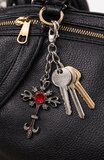 Gotik Kırmızı Renk Detaylı Metal Anahtarlık Unisex Aksesuar