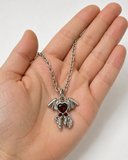 Gotik Kırmızı Kalp Kanatlı İskelet El Kolye Gümüş Renk Zincir Unisex