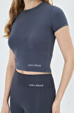 Lesa Wear Soft Touch Bedene Oturan Spor Crop T-Shirt Short Fitted