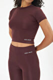 Lesa Wear Soft Touch Bedene Oturan Spor Crop T-Shirt Short Fitted