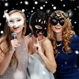 Beyaz Renk Yandan Tüylü İnci İşlemeli Taşlı Dantelli Parti Maskesi 17X12 Cm