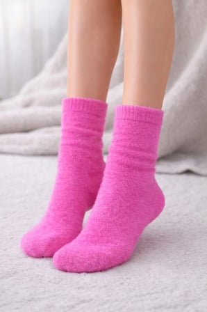 1 Çift Kadın Peluş Patik Çorap Fuşya – Yumuşak, Şık Görünümlü ve Sıcak Tutan