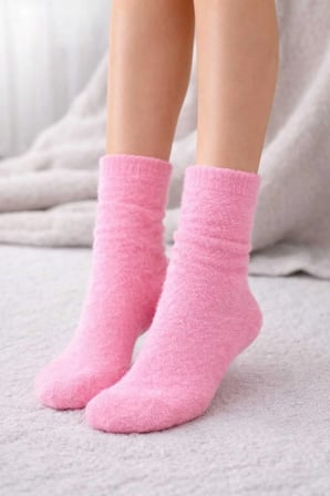 1 Çift Kadın Peluş Patik Çorap Pembe – Yumuşak, Şık Görünümlü ve Sıcak Tutan
