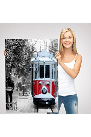 Karlı Bir İstiklal Caddesi Ve Nostaljik Tramvay Tablosu-6404