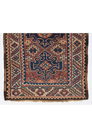 122x182 cm Geometrik Üç Madalyonlu Eski Yaşlı El Yapımı Anadolu Yün Halısı