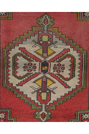 115x181 cm Dekoratif Eski Geleneksel Anadolu Vurgulu Halı, 1950'ler, El Dokuma Köy Yünü Halı