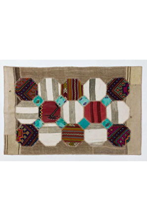 116x180 cm Dekoratif Altıgen Tasarım Patchwork Halı Eski Köy Kilim Halılarından Üretilmiştir