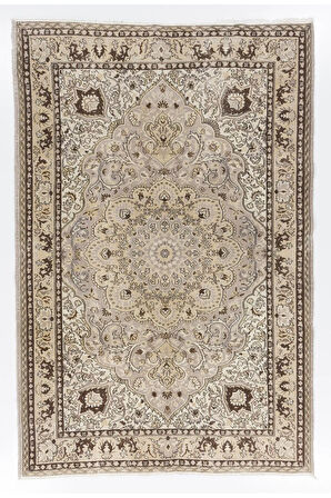205x307 cm Nötr Renklerde El Düğümlü Eski Madalyon Tasarımlı Anadolu Halısı