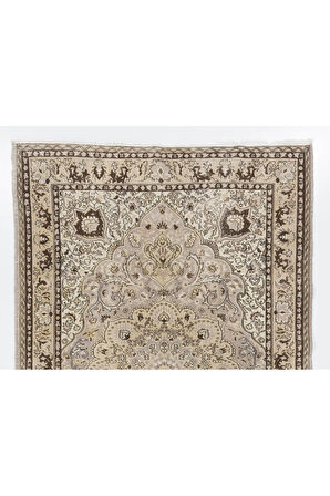 205x307 cm Nötr Renklerde El Düğümlü Eski Madalyon Tasarımlı Anadolu Halısı