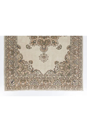 200x274 cm Güneşte Soldurulmuş Eski El Düğümlü Türk Uşak Alan Halısı