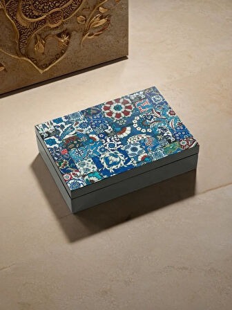 İznik Çini Karolu Kutu 25x17.5x6 Cm