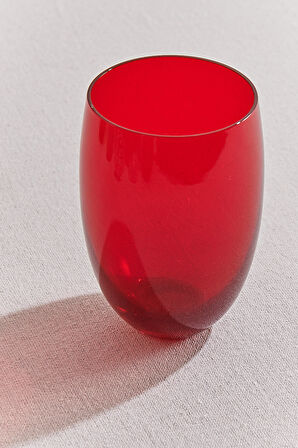 Kırmızı Su Bardağı