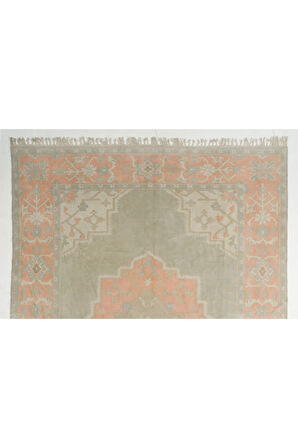 300x375 cm Eski Uşak Halı, %100 Yün ve Doğal Boyalı