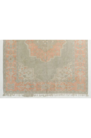 300x375 cm Eski Uşak Halı, %100 Yün ve Doğal Boyalı